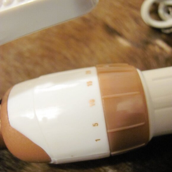 CONAIR DOUBLE CERAMIC TRIPLE BARREL WAVER NIB - Picture 8 of 15